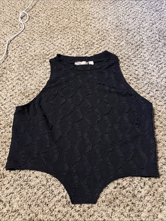 willow & root Tops - Textured Black Sleeveless crop